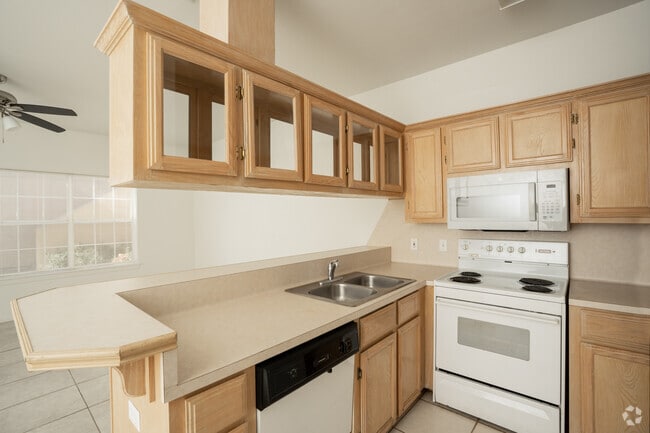 1BR, 1BA - 900SF - Kitchen - Alta Vista Apartments