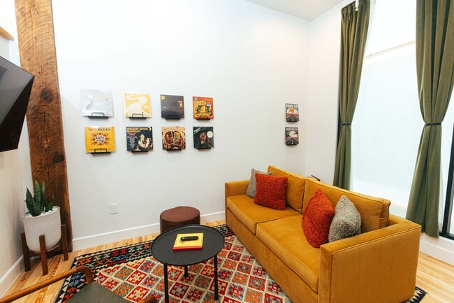 Building Photo - 1911 3rd Ave N Unit ID1352414P