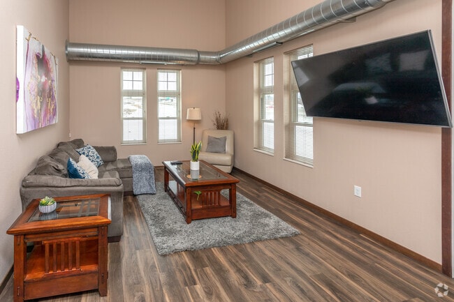 1BR, 1BA, Oxford - 726SF - Capital View Apartments