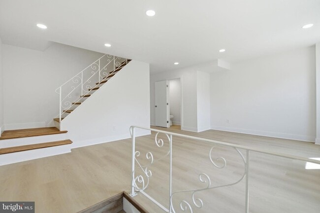 Photo - 223 Parkdale Rd