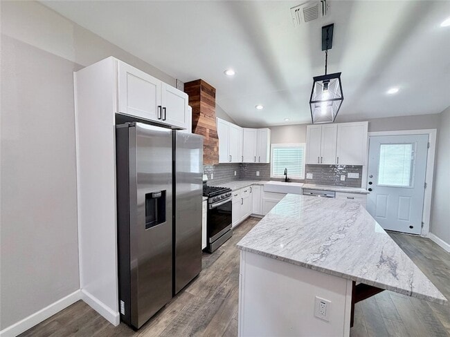 Photo - 710 N Rusk St