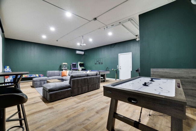 Photo - 320 Midland Ct Unit SI ID1023344P