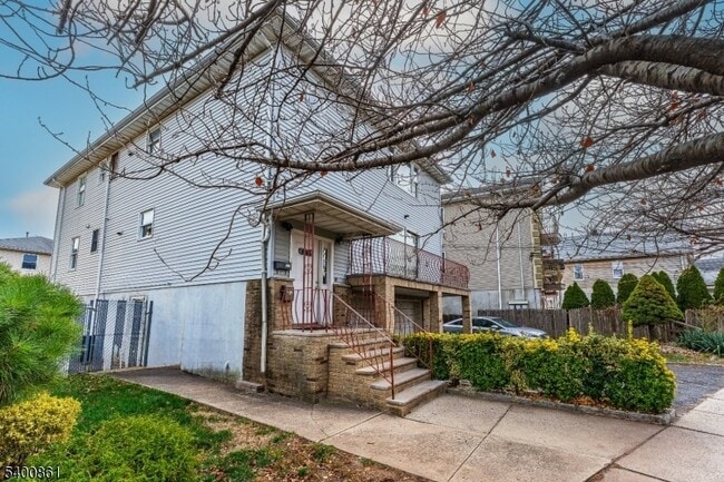 Photo - 466 Lidgerwood Ave Unit 468