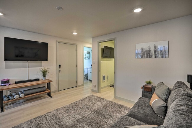 Photo - 2715 MacArthur Blvd Unit SI ID1545944P