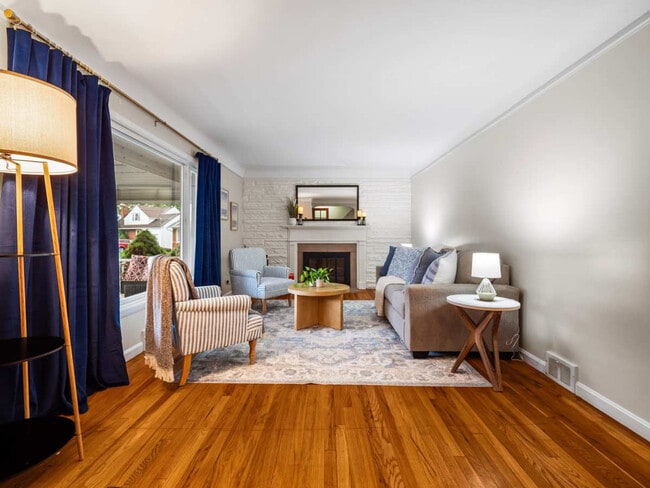 Photo - 386 Walworth Ave Unit SI ID1496104P