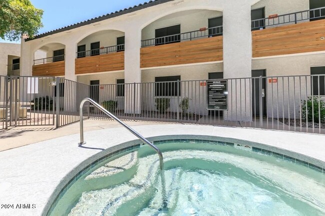 Photo - 2645 E Cactus Rd Unit 1