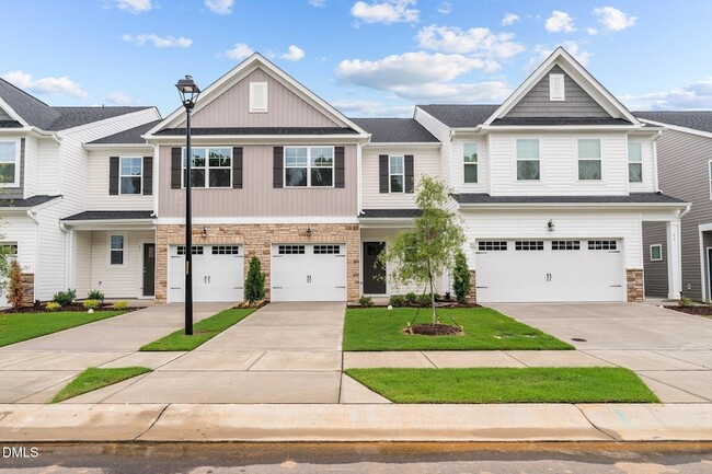 Building Photo - 45 Village Edge Dr