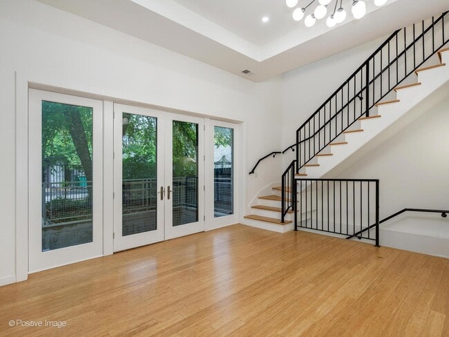 Photo - 842 N Wolcott Ave Unit 4