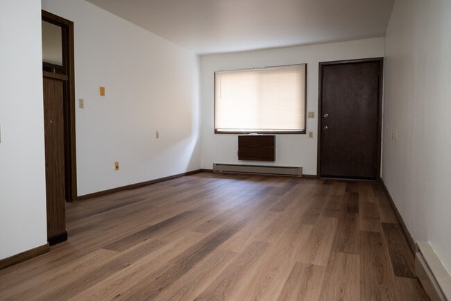 Photo - Freedom Ring Apartments