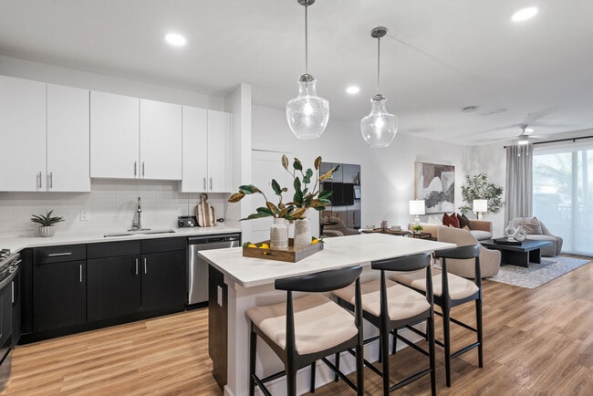 Building Photo - The Hadley Apartments