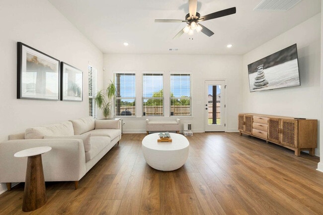 Building Photo - 1505 W Whitney Ln Unit ID1255394P