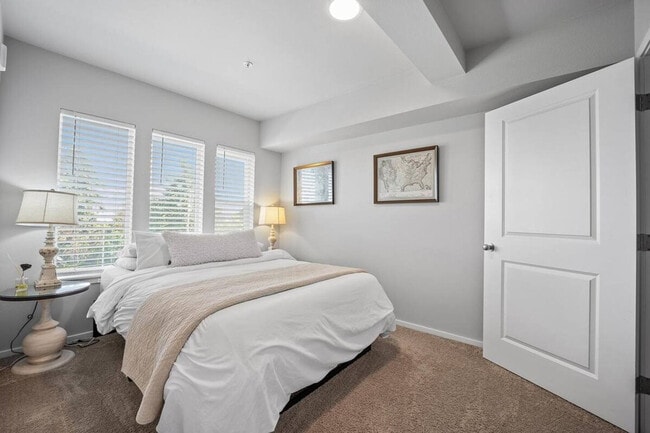 Photo - 624 E 32nd St Unit ID1297492P