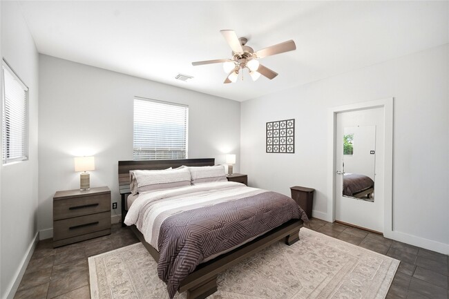 Photo - 1415 Bonnie Brae St Unit E