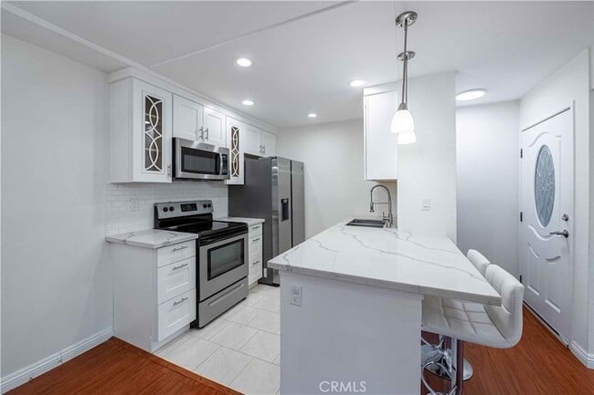 Photo - 28947 Thousand Oaks Blvd