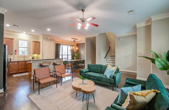 Building Photo - 4001 Dallas St Unit ID1029264P