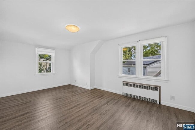 Photo - 165 Oak Grove Ave