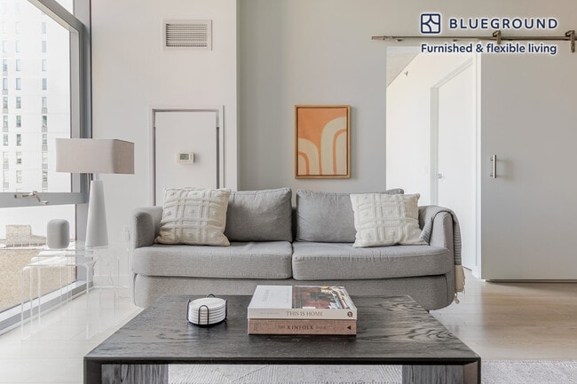 Photo - 311 W Illinois St Unit GO FL6-ID1247