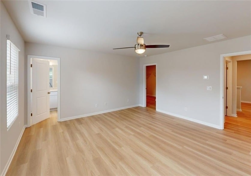 Photo - 504 John Harm Wy