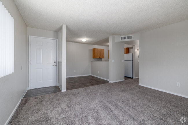 2BR, 1BA - 670SF - Living Room - Ventura Villas