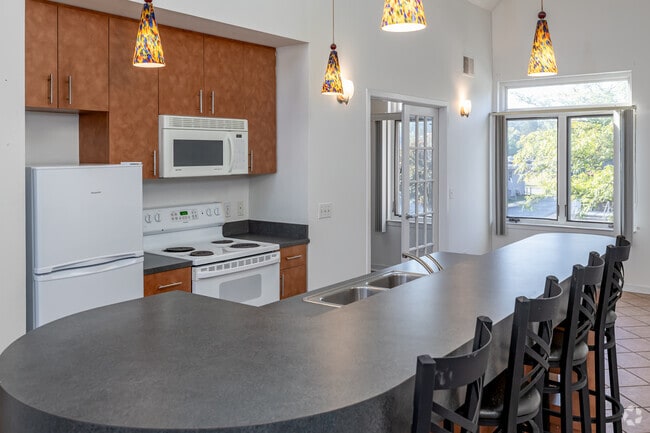 Interior Photo - 3139 Professional Dr