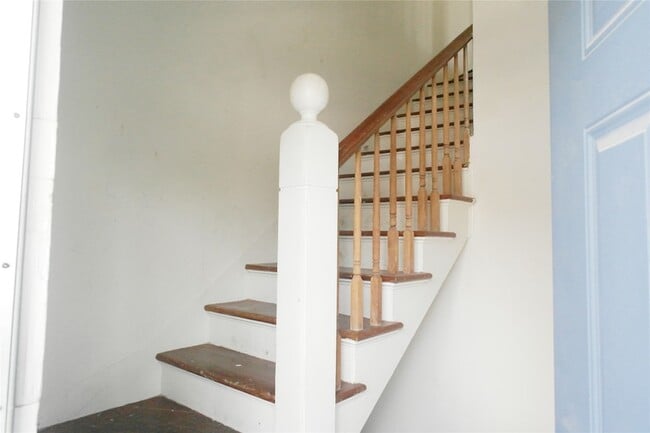 Photo - 304 18th St Unit Up