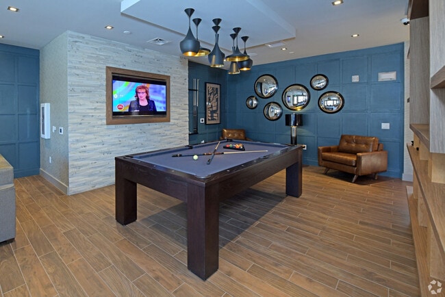 Photo - Halstead Franklin