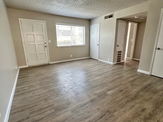 1x1 Downstairs Remodel - Granada Apartments