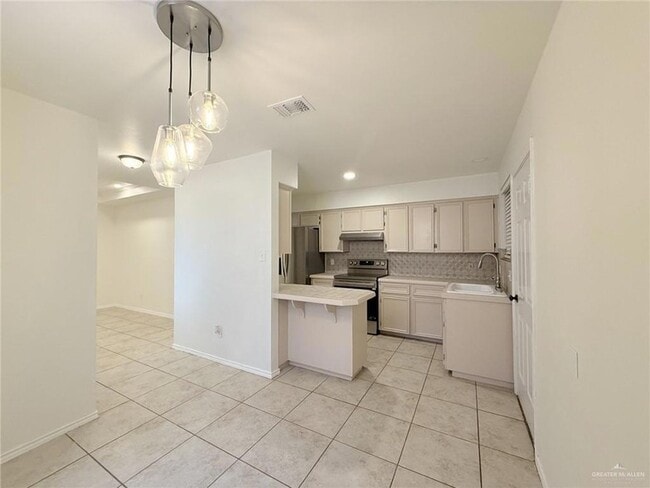 Photo - 2400 Brazil St