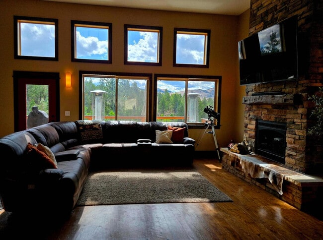 Building Photo - 5340 Seabiscuit Dr Unit SI ID1492823P