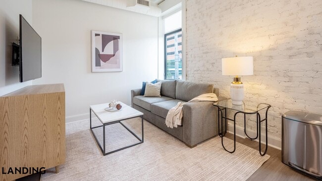 Building Photo - 425 20th St S Unit 204