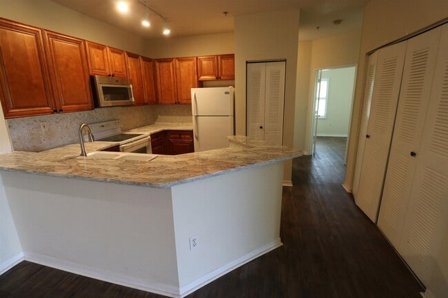 Photo - 625 Fairway Dr Unit 302