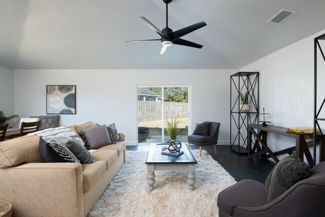 Building Photo - 16668 NW 191st Way Unit SI ID1359112P