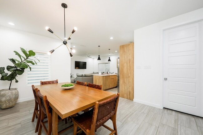 Photo - 425 Deer Path Lp