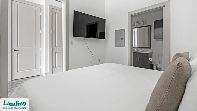 Photo - 3030 Summer St Unit 543