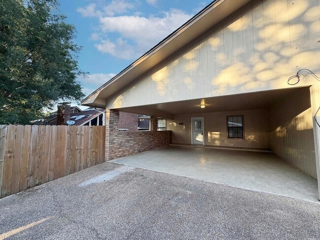 Photo - 5805 Sidney Dr