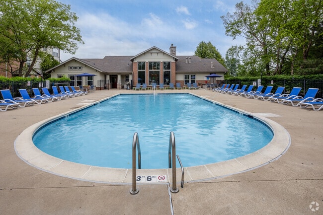 Pool - The Landings of Lake Zurich