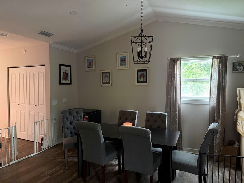 Photo - 2444 Chateau Ln