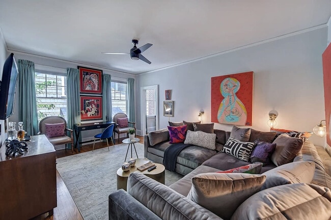 Building Photo - 518 Lamar Ave Unit FL2-ID1331023P