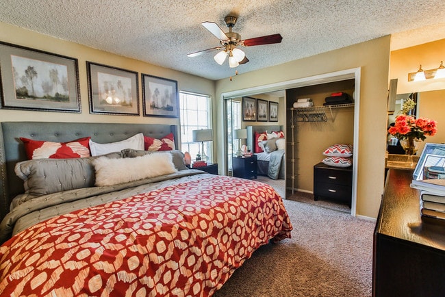 Photo - Oaks at Greenview