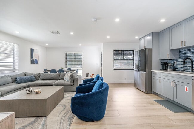 Photo - 825-827 Southwest 14th Street-SI FL1-ID1475658P Unit SI FL1-ID1475658P