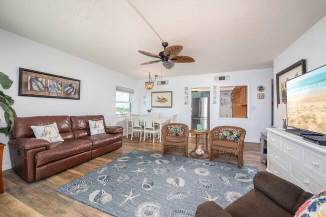 Photo - 205 Jimmy Buffett Mem Hwy Unit FL4-ID1343756P