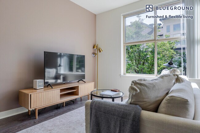 Photo - 11000 NE 10th St Unit FL3-ID879