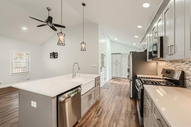 Photo - 459 Holcomb Bridge Rd