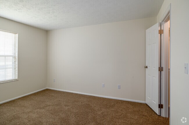 The Kentucky Derby - 676SF -Bedroom - Hunt Club Apartments