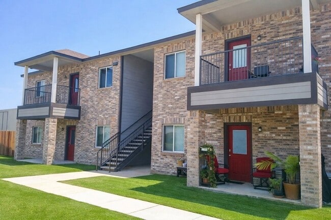 Building Photo - 512 E Hazelwood St Unit A