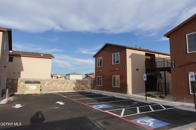 Building Photo - 6002 Pam McCall Ln Unit 4