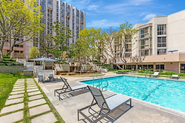 Pool - Promenade Towers