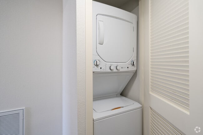 Laundry - Santa Rosa Oaks