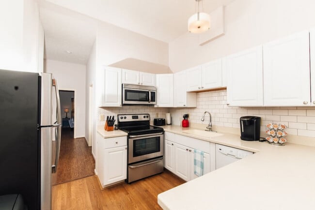 Photo - 962 Pavilion St Unit ID1056061P