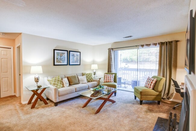Photo - Highland Oaks
